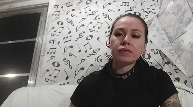 Venusluxodomme online show from December 7, 2024, 3:09 am
