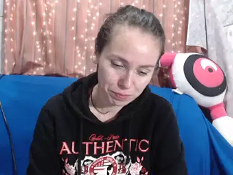 Venusluxodomme online show from March 13, 2026, 8:36 pm