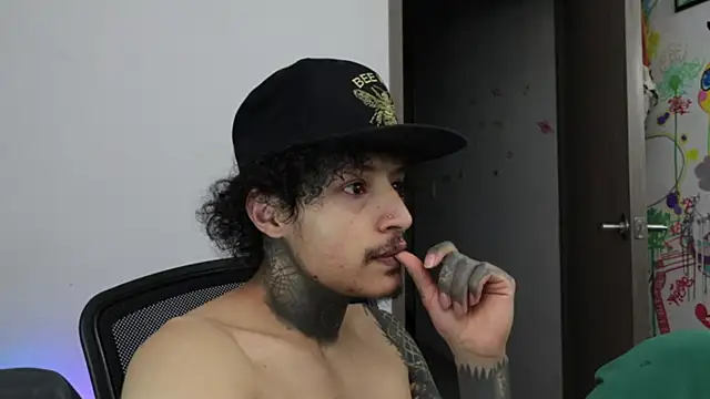 Snapshot of trieone chatting on February 26, 2026, 1:49 am trieone online show from February 26, 2026, 1:49 am