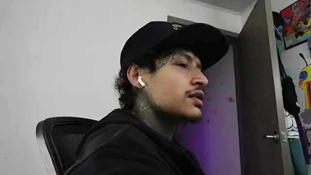 trieone online show from October 14, 2025, 9:43 am