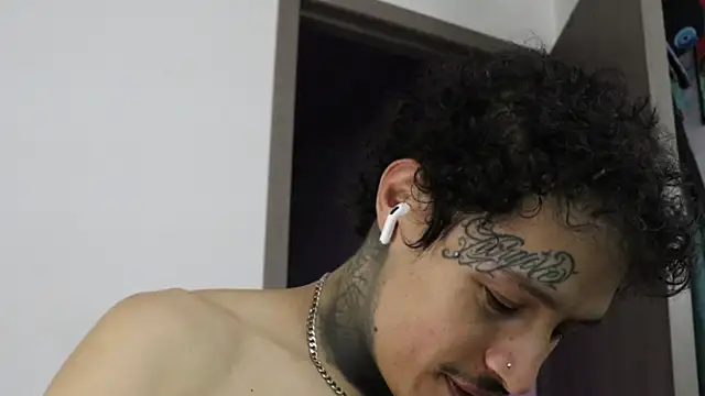 trieone online show from October 22, 2025, 1:38 am