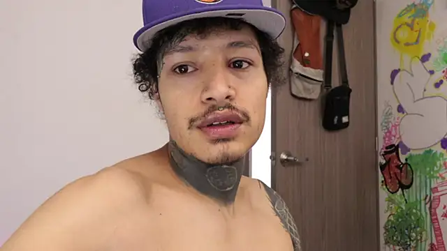 Snapshot of trieone chatting on February 15, 2026, 2:05 pm trieone online show from February 15, 2026, 2:05 pm