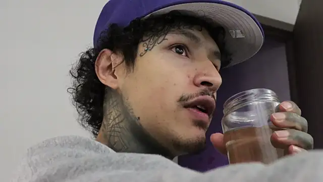 Snapshot of trieone chatting on November 20, 2025, 3:51 am trieone online show from November 20, 2025, 3:51 am