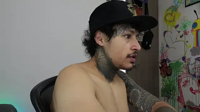 Snapshot of trieone chatting on March 1, 2026, 2:28 pm trieone online show from March 1, 2026, 2:28 pm