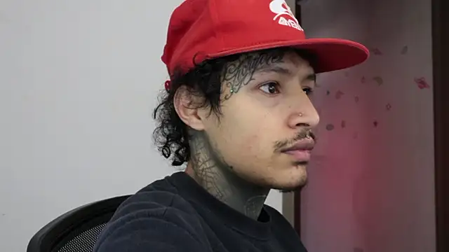 Snapshot of trieone chatting on February 2, 2026, 12:37 pm trieone online show from February 2, 2026, 12:37 pm