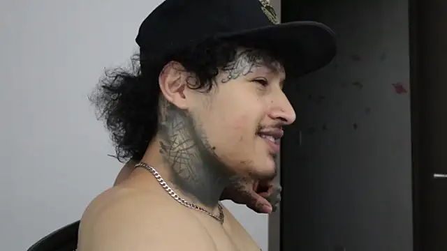 Snapshot of trieone chatting on February 12, 2026, 1:27 am trieone online show from February 12, 2026, 1:27 am