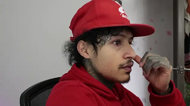 Snapshot of trieone chatting on February 18, 2026, 1:51 pm trieone online show from February 18, 2026, 1:51 pm