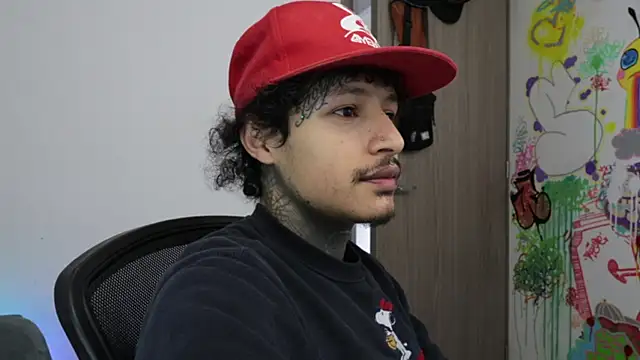 Snapshot of trieone chatting on February 12, 2026, 1:33 pm trieone online show from February 12, 2026, 1:33 pm