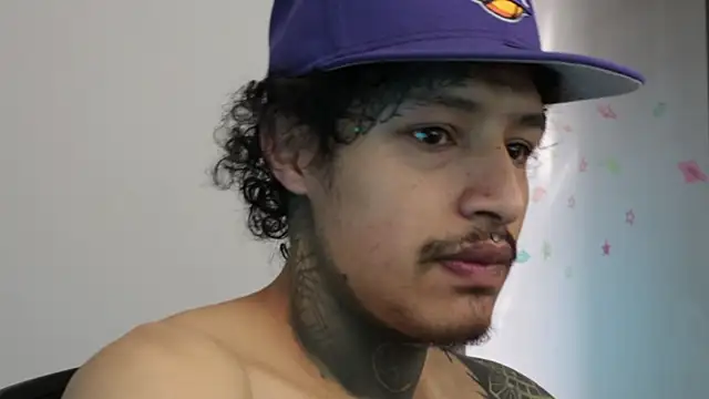 Snapshot of trieone chatting on January 6, 2026, 2:43 pm trieone online show from January 6, 2026, 2:43 pm