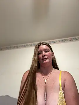 Snapshot of PussiesnCream_ chatting on July 8, 2026, 5:57 pm PussiesnCream online show from July 8, 2026, 5:57 pm