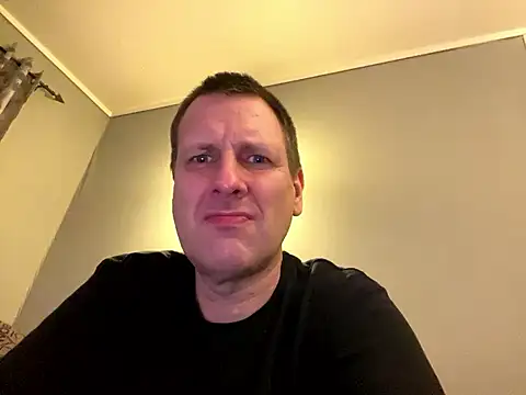 Snapshot of HuddledRemote chatting on March 8, 2025, 9:51 pm HuddledRemote online show from March 8, 2025, 9:51 pm