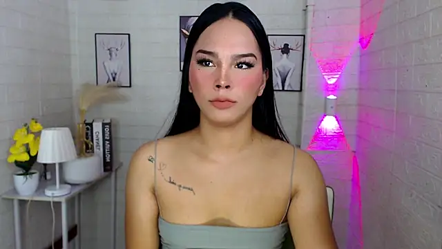 Snapshot of urnaughtydolly69 chatting on October 21, 2025, 11:20 am urnaughtydolly69 online show from October 21, 2025, 11:20 am