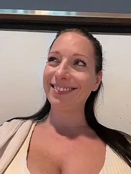 Viola Beck online show from February 19, 2025, 7:28 am