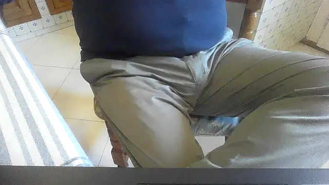 polloiw online show from October 25, 2025, 9:52 am