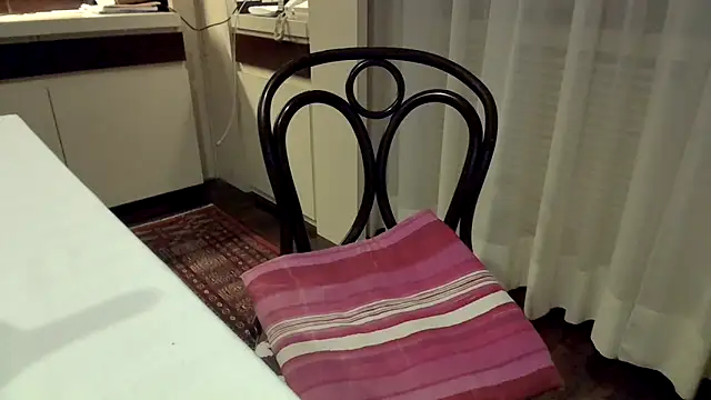 polloiw online show from April 6, 2026, 7:48 pm