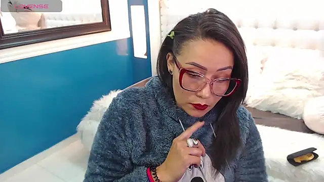 Snapshot of gaby_trent chatting on February 24, 2025, 3:42 pm gaby trent online show from February 24, 2025, 3:42 pm