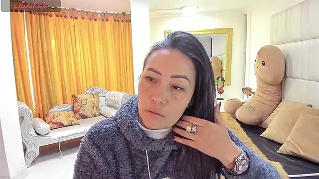 Snapshot of gaby_trent chatting on March 11, 2025, 12:39 pm gaby trent online show from March 11, 2025, 12:39 pm