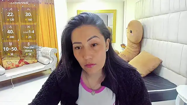 Snapshot of gaby_trent chatting on March 19, 2025, 5:17 pm gaby trent online show from March 19, 2025, 5:17 pm
