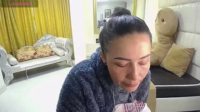 Snapshot of gaby_trent chatting on February 13, 2025, 4:50 pm gaby trent online show from February 13, 2025, 4:50 pm