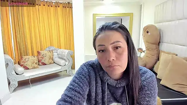 Snapshot of gaby_trent chatting on February 28, 2025, 3:37 pm gaby trent online show from February 28, 2025, 3:37 pm