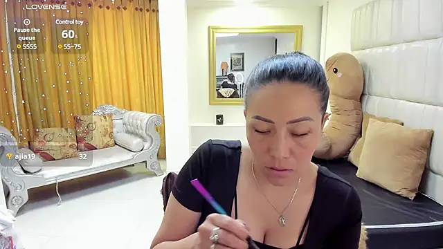 Snapshot of gaby_trent chatting on February 27, 2025, 6:20 pm gaby trent online show from February 27, 2025, 6:20 pm