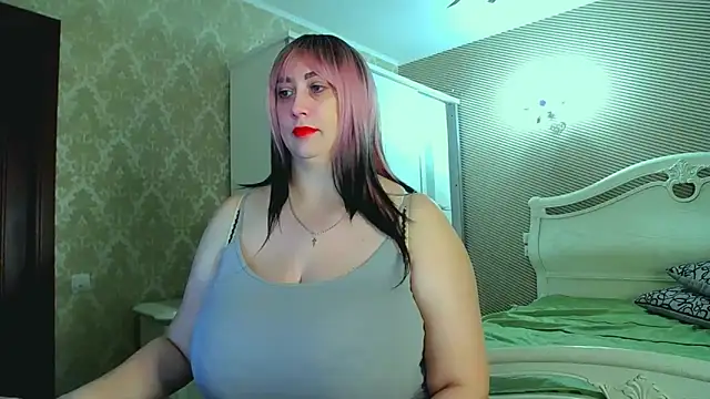 Evelyn Shy online show from February 18, 2025, 7:10 am