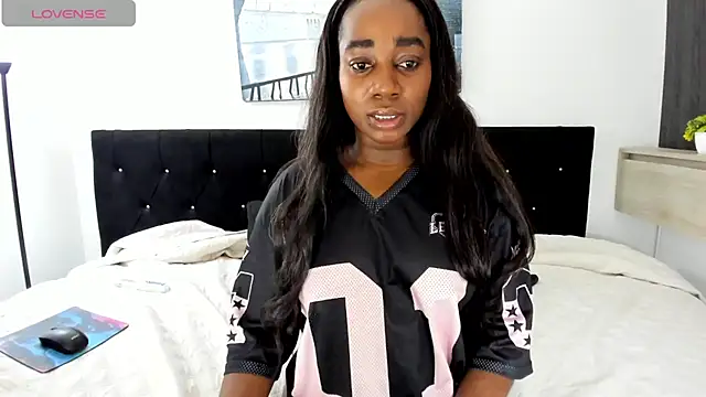 cristaaalclocks1 online show from July 11, 2026, 2:28 pm
