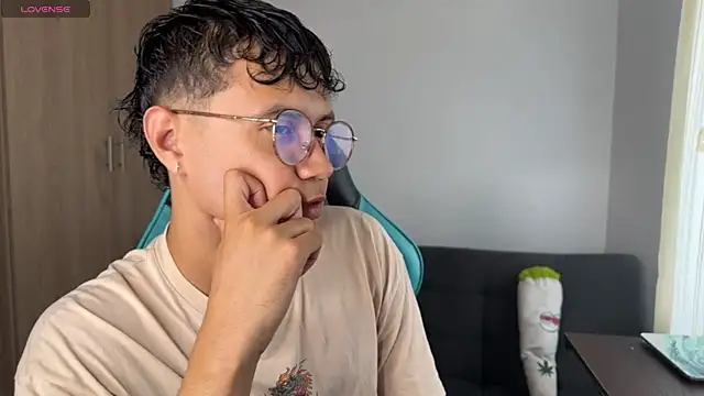 LeaneSeb online show from April 5, 2026, 9:32 pm