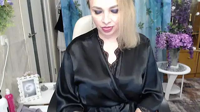 Snapshot of Mika_Passion chatting on November 11, 2025, 10:54 am Mika Passion online show from November 11, 2025, 10:54 am