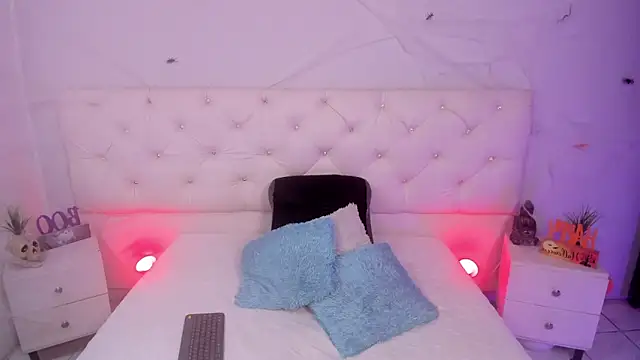 Snapshot of ximena_slut_21 chatting on October 14, 2025, 3:40 am ximena slut 21 online show from October 14, 2025, 3:40 am