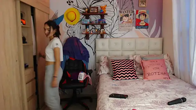 Snapshot of LinzyBaner chatting on March 15, 2025, 10:55 pm LinzyBaner online show from March 15, 2025, 10:55 pm