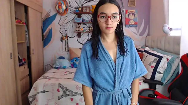 Snapshot of LinzyBaner chatting on October 13, 2025, 7:26 pm LinzyBaner online show from October 13, 2025, 7:26 pm