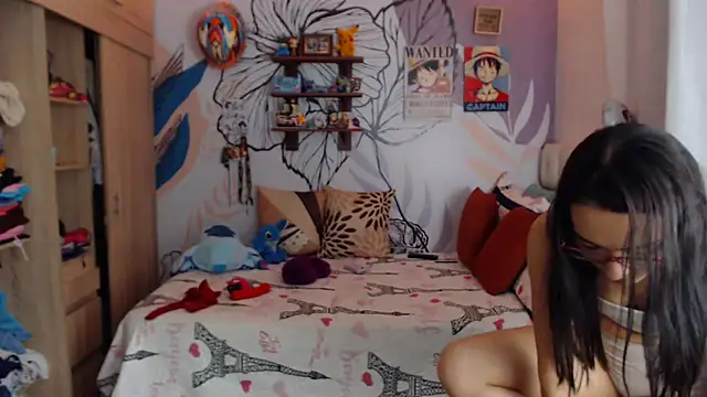 Snapshot of LinzyBaner chatting on October 9, 2025, 11:16 pm LinzyBaner online show from October 9, 2025, 11:16 pm