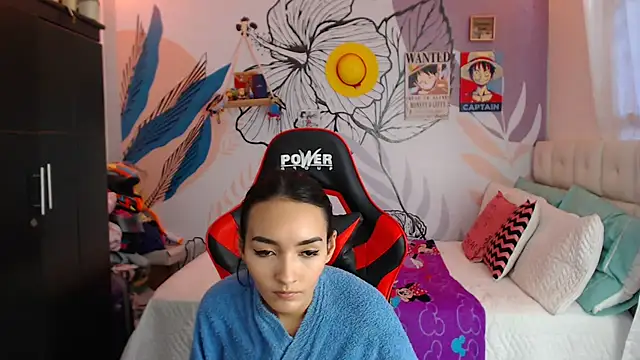 Snapshot of LinzyBaner chatting on February 18, 2025, 10:25 pm LinzyBaner online show from February 18, 2025, 10:25 pm