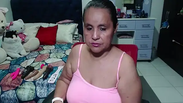 Snapshot of pervert_mommy_ chatting on October 21, 2025, 10:36 am pervert mommy  online show from October 21, 2025, 10:36 am