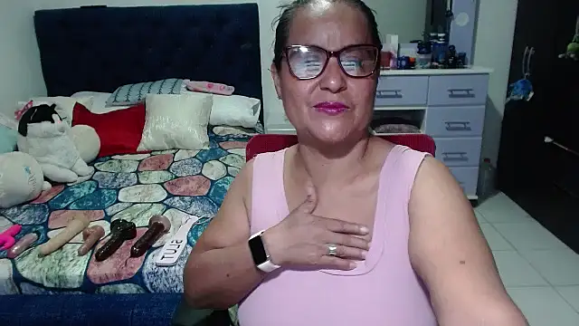 Snapshot of pervert_mommy_ chatting on October 20, 2025, 9:54 am pervert mommy  online show from October 20, 2025, 9:54 am