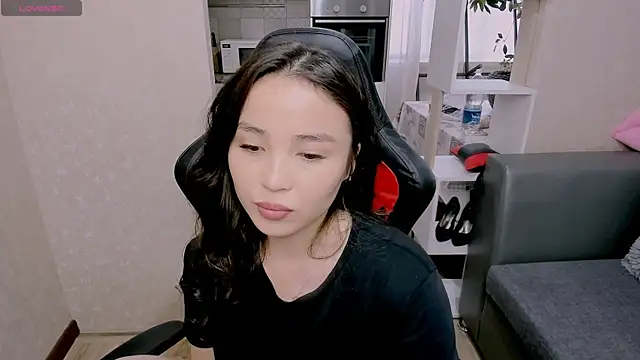 Snapshot of AyaMoon chatting on October 2, 2025, 4:49 am AyaMoon online show from October 2, 2025, 4:49 am