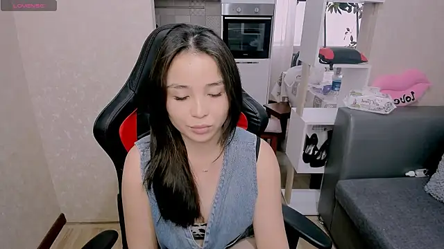 Snapshot of AyaMoon chatting on October 6, 2025, 4:57 am AyaMoon online show from October 6, 2025, 4:57 am