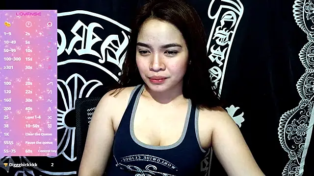  preciousmoira  online show from May 11, 2026, 12:39 pm