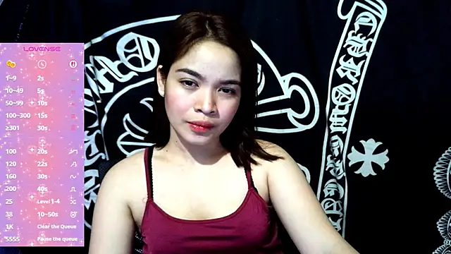  preciousmoira  online show from May 8, 2026, 2:32 pm