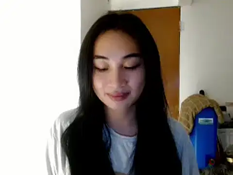 SweetLilly 18 online show from January 7, 2025, 2:19 pm