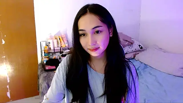 SweetLilly 18 online show from October 19, 2025, 5:54 am