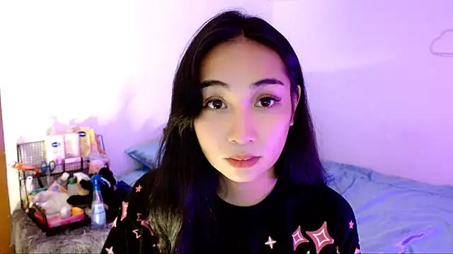 SweetLilly 18 online show from November 11, 2025, 2:50 am