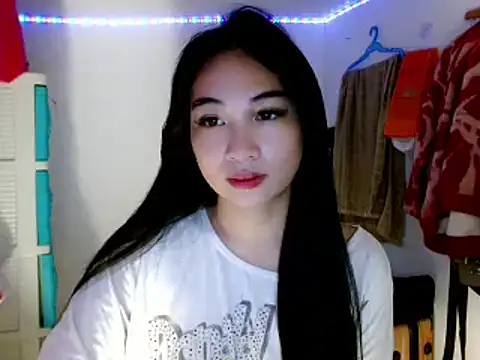 SweetLilly 18 online show from March 14, 2025, 2:20 am