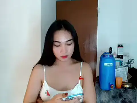 SweetLilly 18 online show from January 3, 2025, 7:18 pm