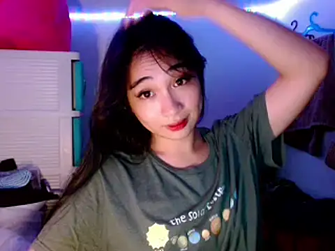 SweetLilly 18 online show from March 18, 2025, 3:44 pm