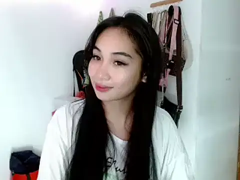 SweetLilly 18 online show from February 18, 2025, 11:33 am