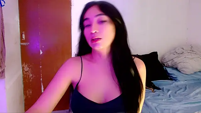 SweetLilly 18 online show from September 24, 2025, 12:18 am