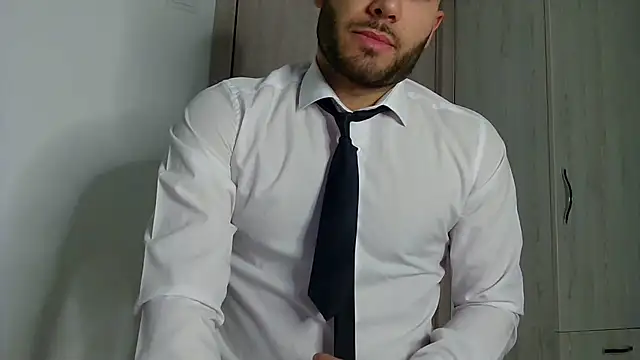 Justynn1 online show from February 17, 2025, 6:42 am