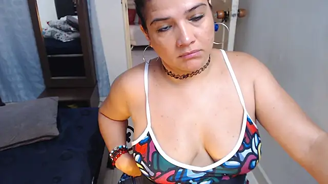 GlendaStarx online show from November 23, 2025, 7:13 pm